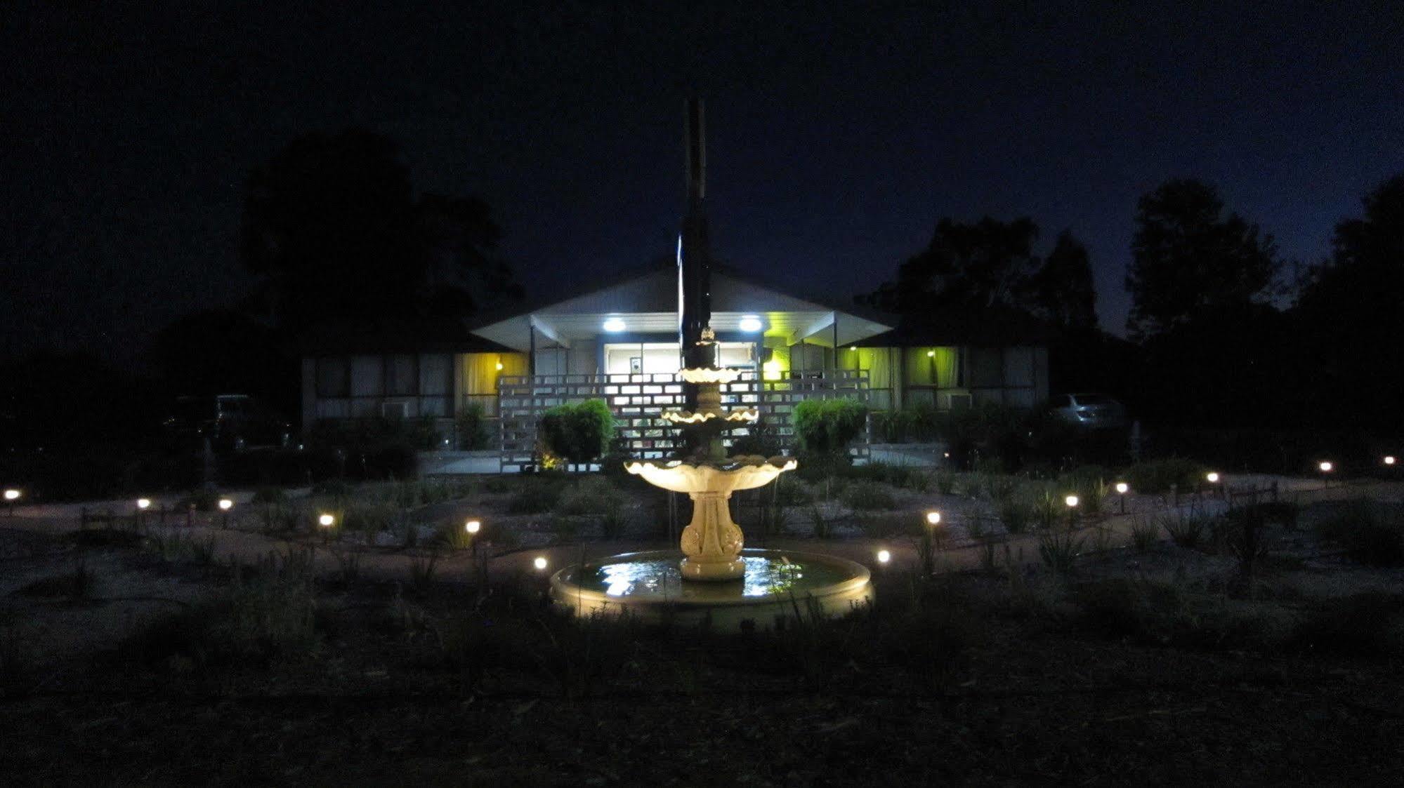 Castle Creek Motor Inn Euroa Exterior photo